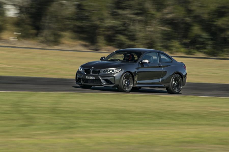  BMW M2 Coupe (F87) 2016 года  (AU) (фото 23 из 40)